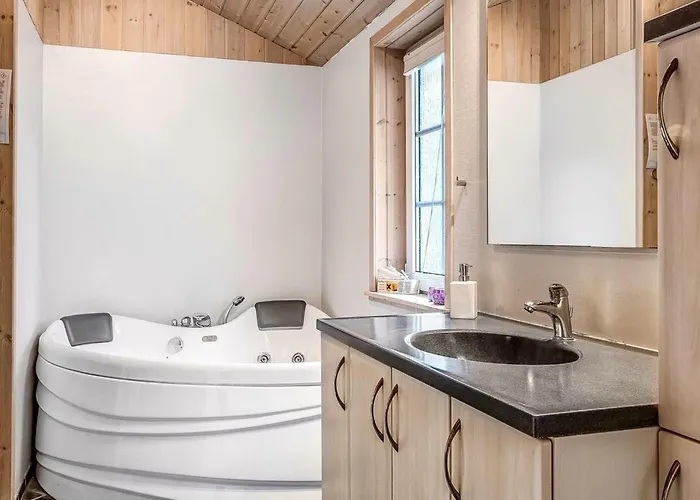 Orpah - 2-5km From The Sea By Interhome *